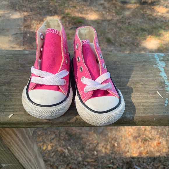 Infant converse . - Picture 3 of 3